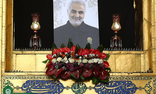 عکس سردار سلیمانی خادم امام رضا