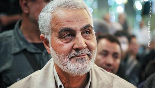 عکس سردار سلیمانی خادم امام رضا
