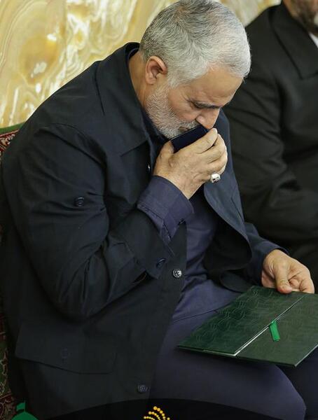 عکس سردار سلیمانی خادم امام رضا