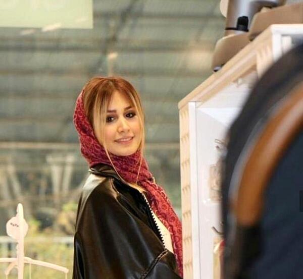عکس زن شاهرخ استخری بدون آرایش