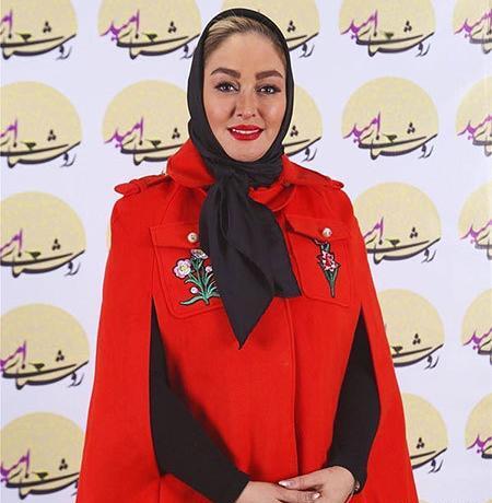 عکس الهام حمیدی با لباس قرمز