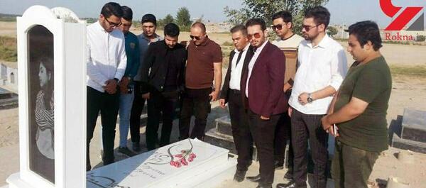 عکس سنگ قبر آتنا اصلانی