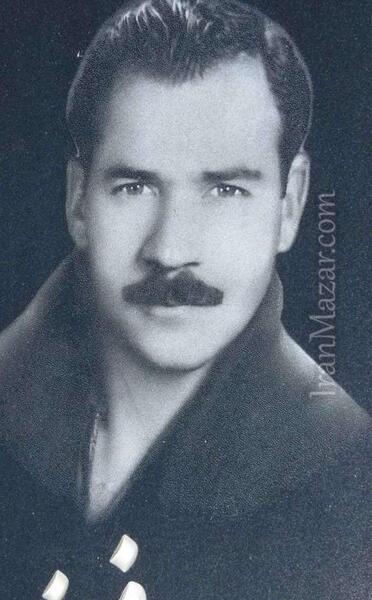 عکس چهره روی سنگ قبر