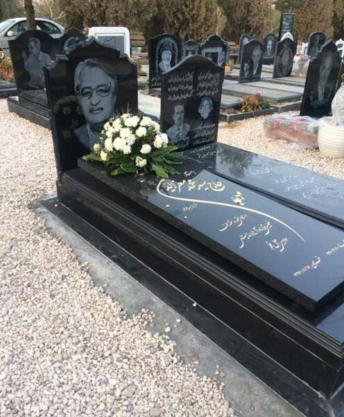 عکس چهره روی سنگ قبر