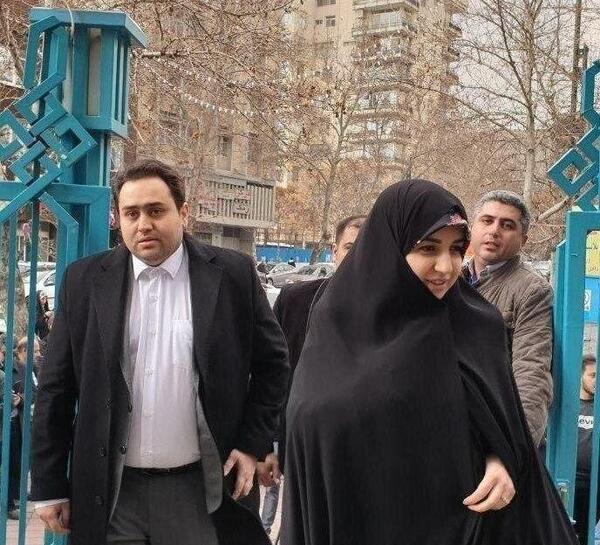 عکس زن روحانی