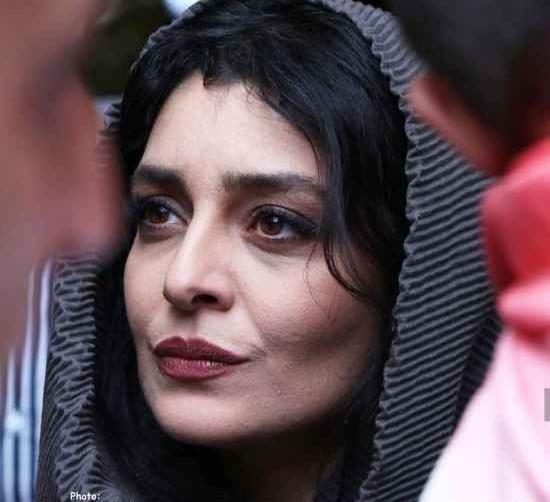 عکس ساره بیات با نوشته