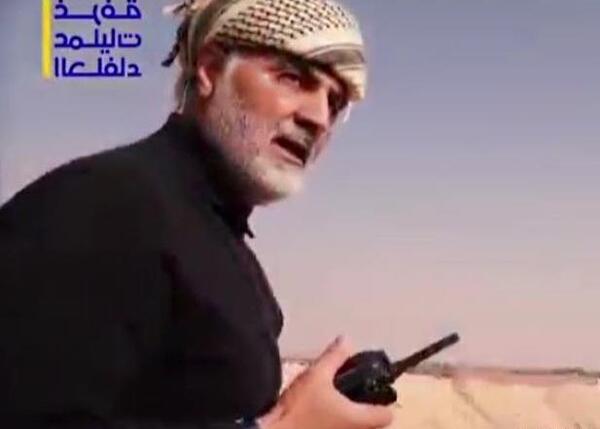 عکس حاج قاسم سلیمانی با چفیه به سر