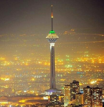 عکس داخل آسانسور برج میلاد