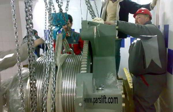 عکس داخل آسانسور برج میلاد