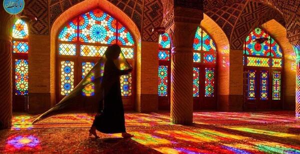 عکس دختر چادری در مسجد
