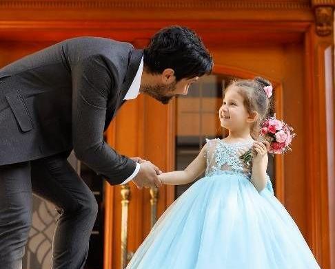 عکس بچه ی شاهرخ استخری