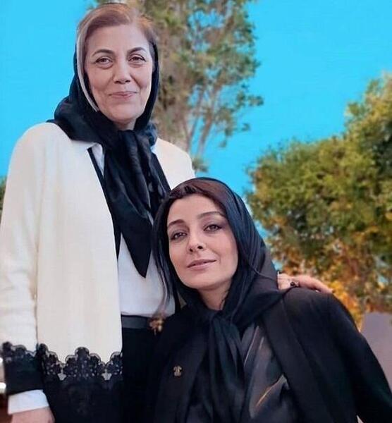 عکس ساره بیات در کنار پدرش
