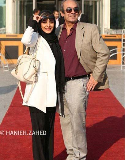 عکس ساره بیات در کنار پدرش