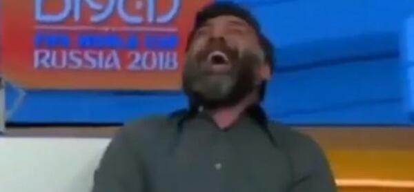 عکس علی انصاریان با خنده