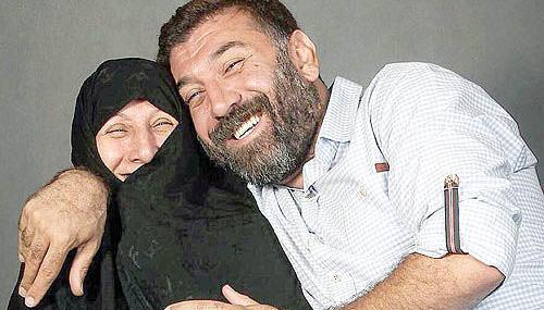عکس علی انصاریان با خنده
