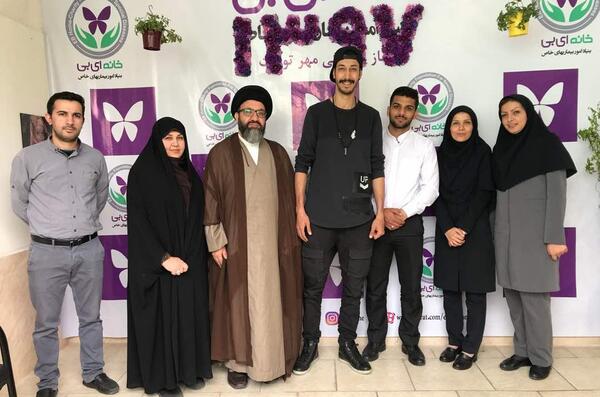 عکس بهرام افشاری در خانه