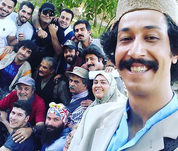 عکس بهرام افشاری در خانه
