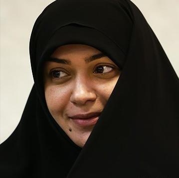 عکس الهام چرخنده ویکی پدیا