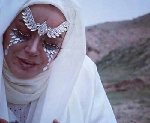 عکس الهام چرخنده ویکی پدیا