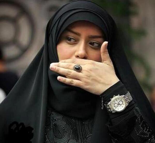عکس الهام چرخنده ویکی پدیا