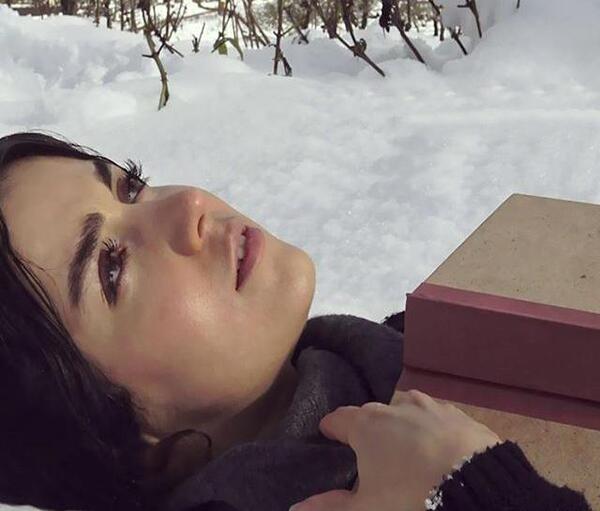 عکس غمگین افسانه پاکرو