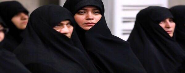 عکس الهام چرخنده و رهبری