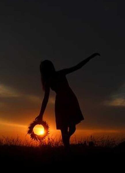 عکس دختر چادری در غروب آفتاب