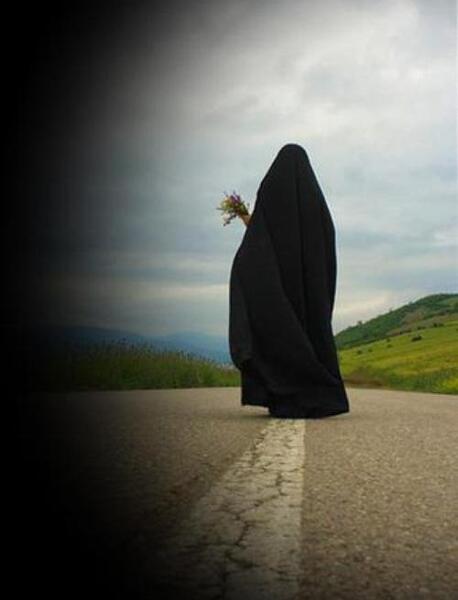 عکس دختر چادری در غروب آفتاب