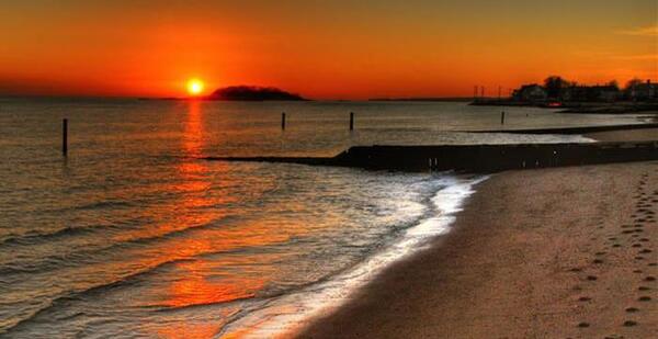 عکس غروب لب دریا