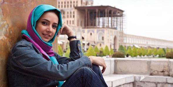 عکس شبنم قلی خانی در کنار الهه حصاری