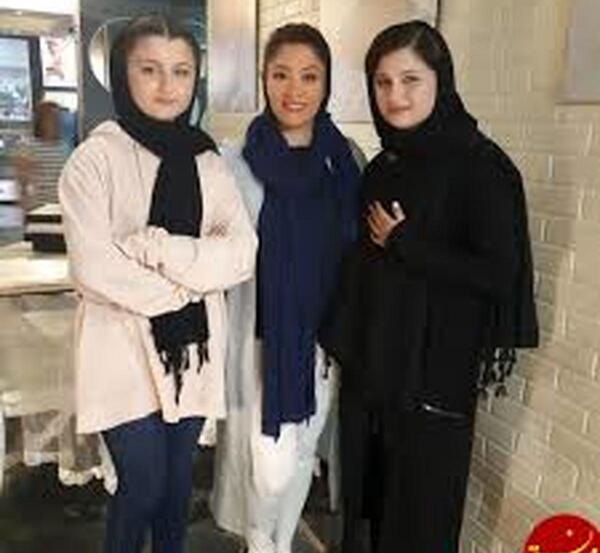 عکس سارا و نیکا در آمریکا