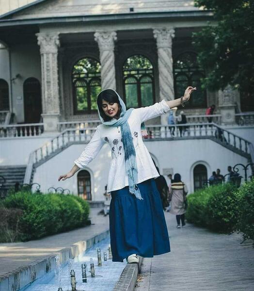 ژست عکس دخترانه نوشته