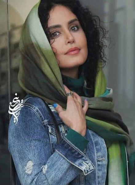 عکس الناز شاکردوست با کت و شلوار