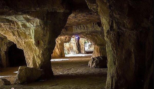عکس غار سنگ اشکن جهرم