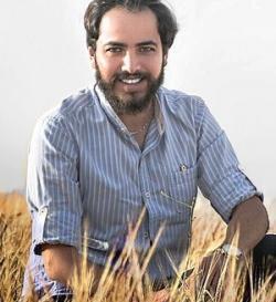 عکس اکبر عبدی در افراطی ها