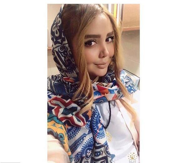 عکس الهه حصاری با خواهرش
