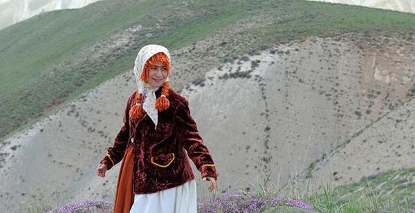 عکس سحر ولدبیگی در اب پریا