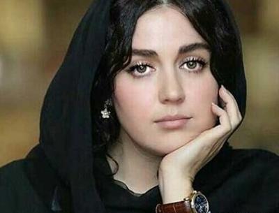 عکس افسانه پاکرو و مادرش