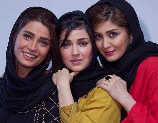 عکس افسانه پاکرو و مادرش