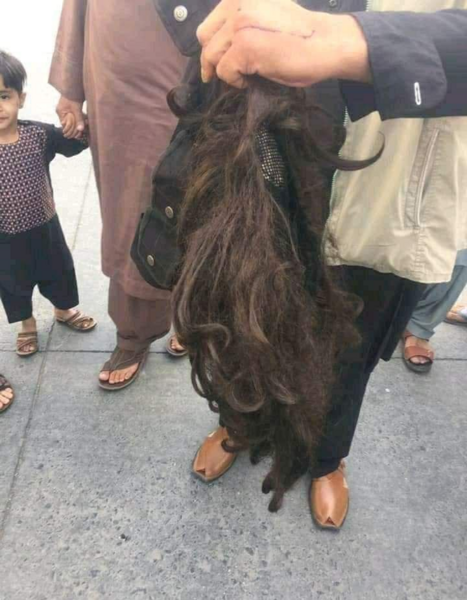 عکس طالبان بدون کفش