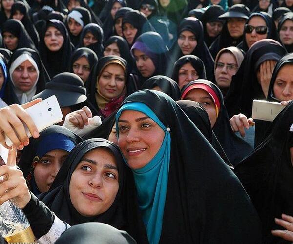 عکس های جدید الهام چرخنده با چادر