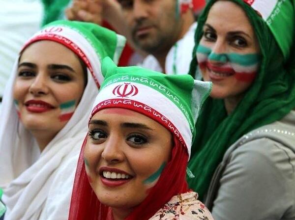 عکس سام درخشانی با نرگس محمدی