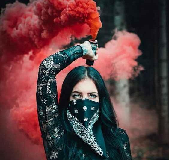 عکس پروفایل دخترونه خفن قرمز