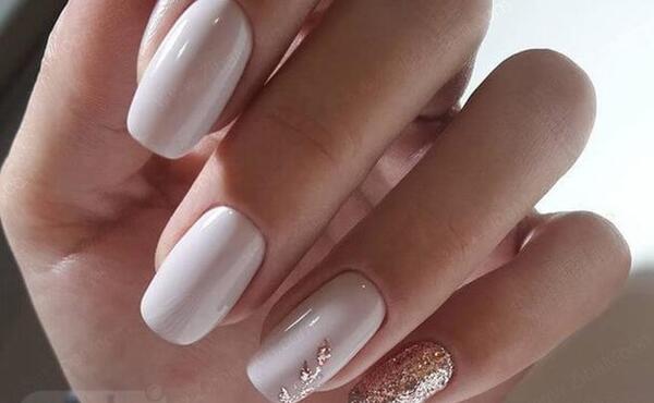 عکس ناخن ژلیش سفید