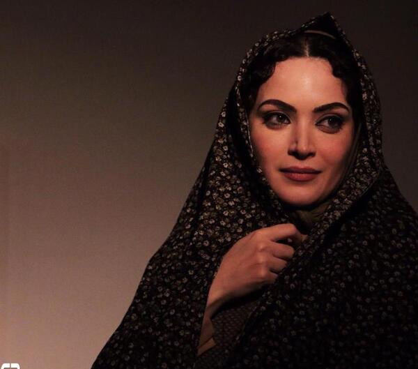 عکس بهنوش طباطبایی با چادر