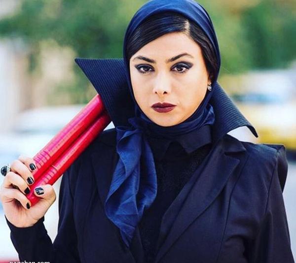 عکس آزاده صمدی با شلوار پاره