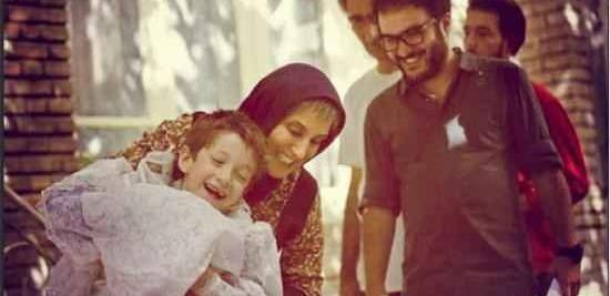 عکس فاطمه معتمدآریا در مدرسه موشها