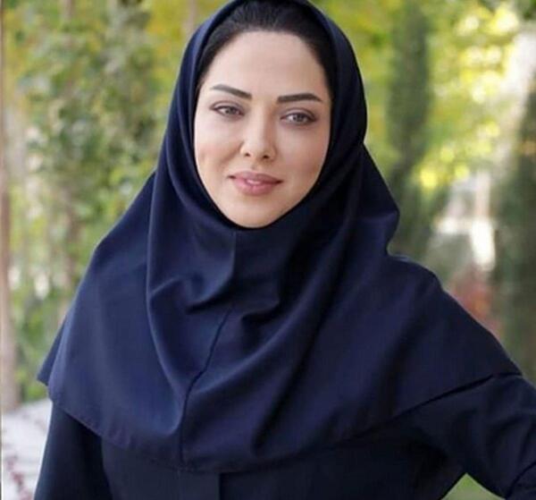 عکس شیلا خداداد با مقنعه