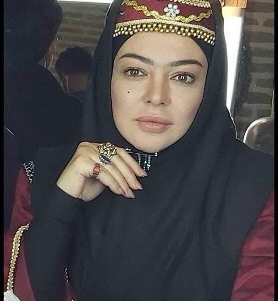 عکس رزیتا غفاری درسریال کلبه ای در مه