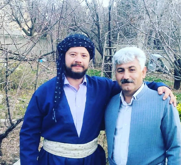 عکس علی صادقی در لباس عروس
